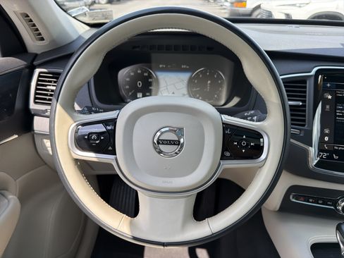 Used 2020 Volvo XC90 T6 Momentum w/ Protection Package Premier AWD/4WD image 18