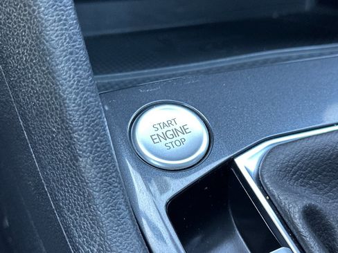 Certified 2024 Volkswagen Tiguan SE R-Line image 22