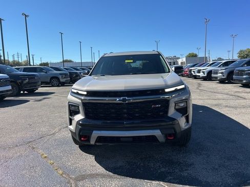 New 2026 Chevrolet Traverse Z71 w/ Enhanced Driving Package image 8