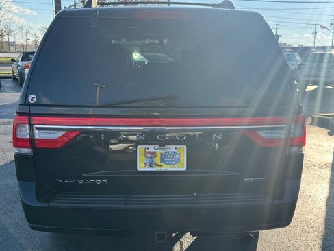 Used 2015 Lincoln Navigator 4WD w/ Equipment Group 101A Reserve image 7