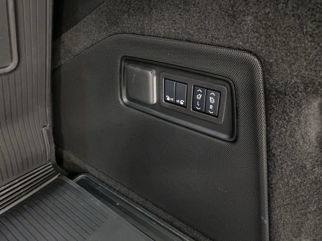 Used 2025 Cadillac Escalade V w/ LPO, ONYX Package AWD/4WD image 5