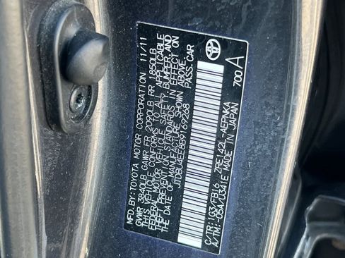 Used 2011 Toyota Corolla LE FWD image 30