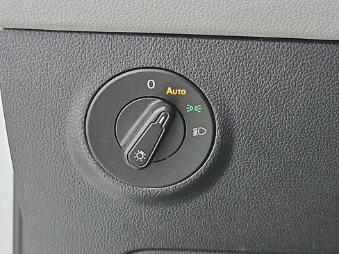 Used 2024 Volkswagen Taos SEL image 25