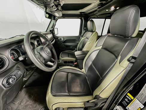 Used 2023 Jeep Gladiator Sport AWD/4WD image 21