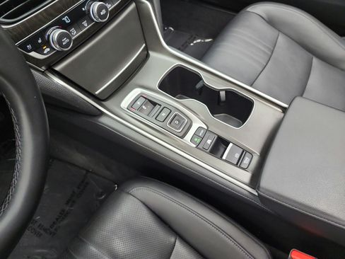 Used 2021 Honda Accord Touring image 11