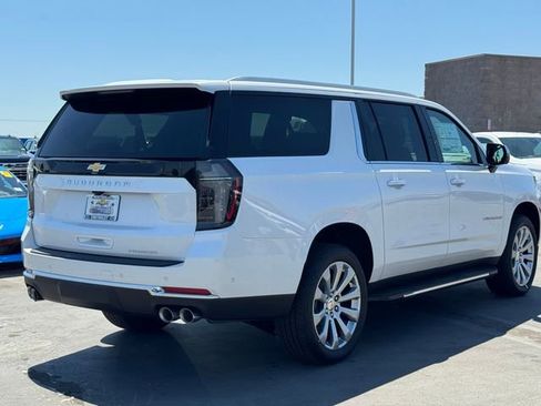 New 2025 Chevrolet Suburban Premier image 5