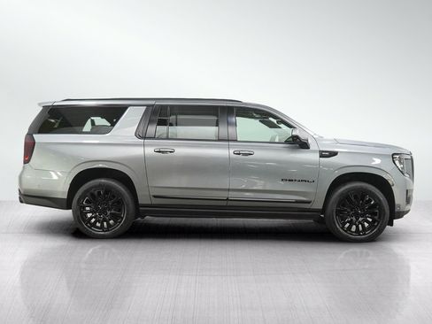 Used 2024 GMC Yukon XL Denali Ultimate AWD/4WD image 6