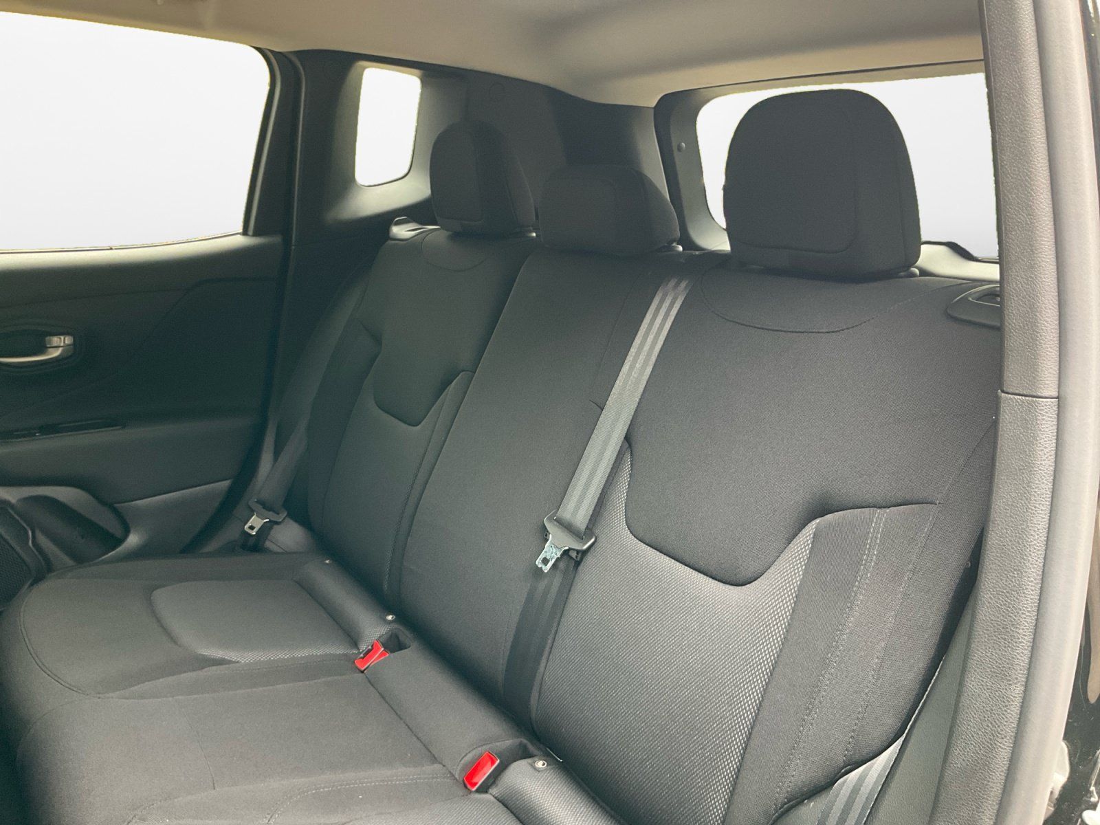 Used 2023 Jeep Renegade Latitude AWD/4WD image 15