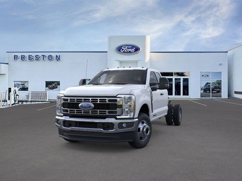New 2026 Ford F350 XL w/ XL Chrome Package image 2