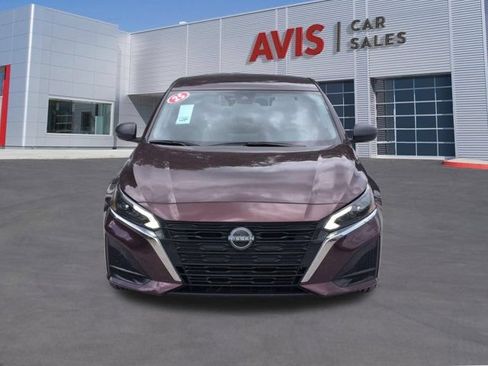 Used 2025 Nissan Altima 2.5 SV FWD image 2