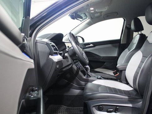 Used 2022 Volkswagen Taos SEL image 19