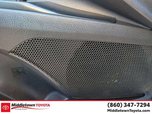 Used 2018 Toyota Camry XSE FWD image 13