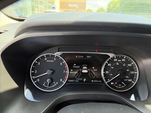 Used 2025 Nissan Rogue SV w/ SV Premium Package FWD image 7