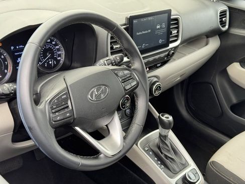 Used 2021 Hyundai Venue SEL image 13