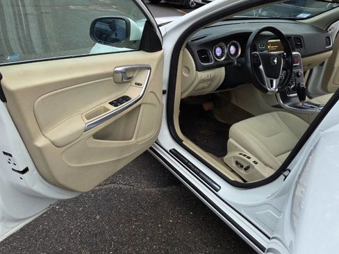 Used 2012 Volvo S60 T5 image 23