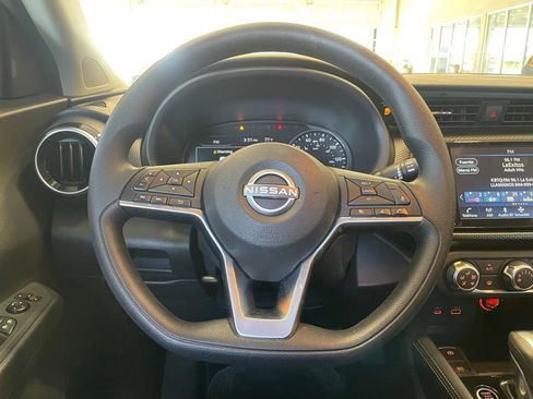 Used 2024 Nissan Kicks SV image 13