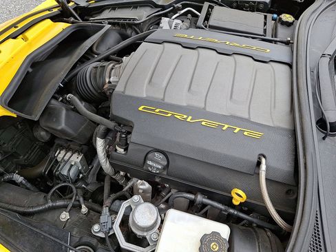 Used 2016 Chevrolet Corvette Stingray Coupe w/ 2LT Preferred Equipment Group RWD image 27