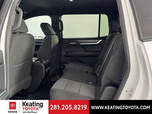 Used 2025 GMC Acadia Elevation image 14