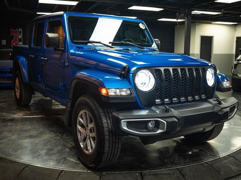 Used 2023 Jeep Gladiator Sport AWD/4WD image 5