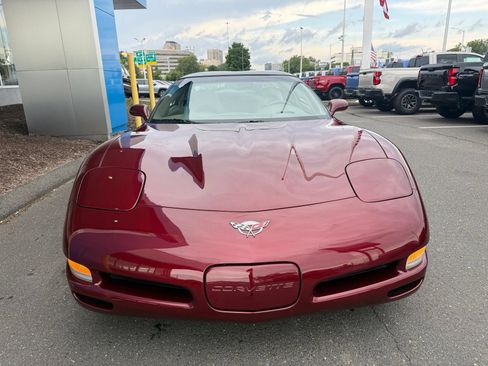 Used 2003 Chevrolet Corvette Coupe w/ Preferred Equipment Group RWD image 4