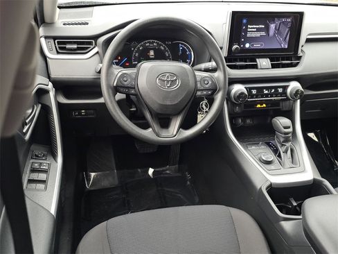 Used 2023 Toyota RAV4 LE image 11