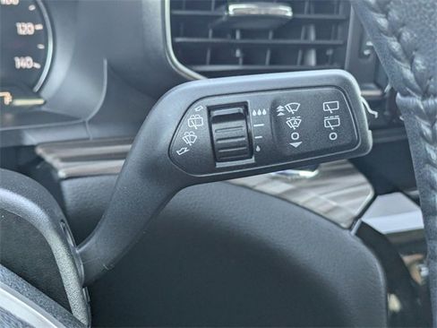 Used 2023 Ford Explorer Limited image 30