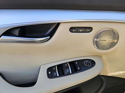 Used 2020 INFINITI QX50 Sensory image 11