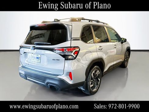 Used 2025 Subaru Forester Premium AWD/4WD image 7