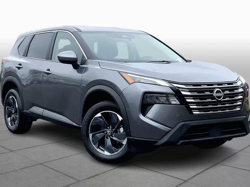 Used 2025 Nissan Rogue SV image 3