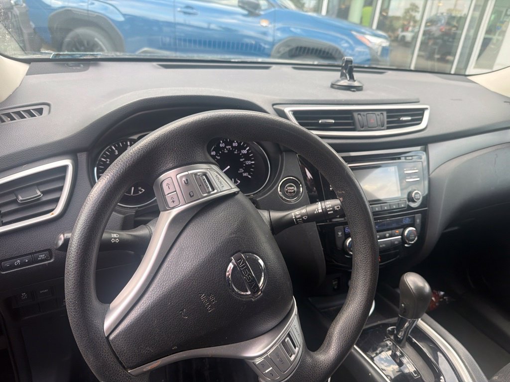 Used 2014 Nissan Rogue SV AWD/4WD image 1