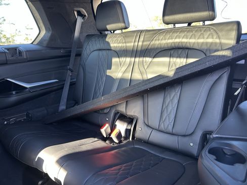 Used 2023 BMW X7 xDrive40i w/ Executive Package image 15