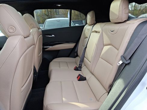 Used 2024 Cadillac XT4 Luxury w/ Cold Weather Package image 8