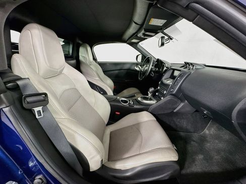 Used 2016 Nissan 370Z Touring Sport RWD image 27
