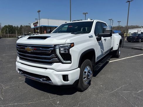 New 2026 Chevrolet Silverado 3500 High Country w/ High Country Premium Package AWD/4WD image 2
