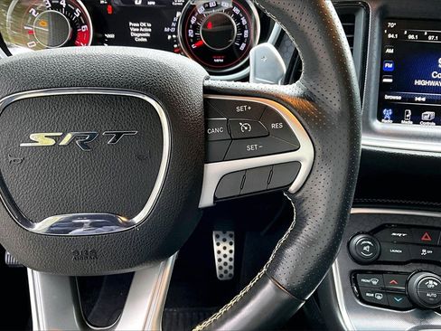 Used 2015 Dodge Challenger SRT image 10
