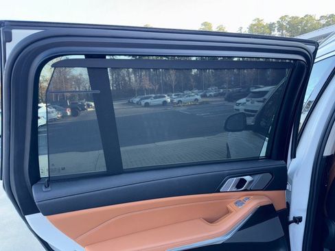 Used 2021 BMW X7 xDrive40i w/ Premium Package image 13