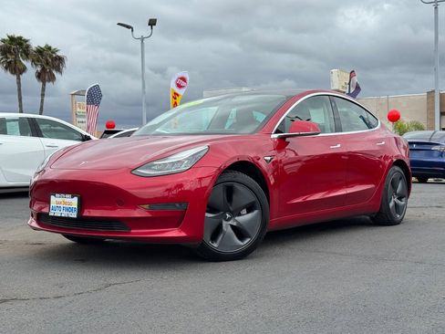 Used 2020 Tesla Model 3 Standard Range Plus image 2