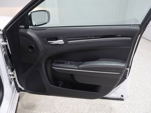 Used 2019 Chrysler 300 S AWD/4WD image 22