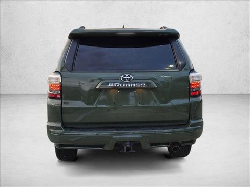 Used 2022 Toyota 4Runner TRD Sport AWD/4WD image 6