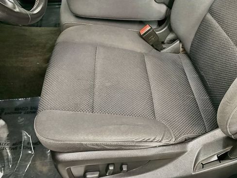 Used 2018 Chevrolet Silverado 1500 LT w/ LT Convenience Package AWD/4WD image 18