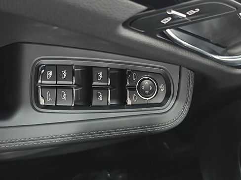 Certified 2026 Porsche Macan AWD/4WD image 21