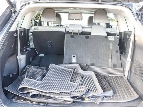 Used 2022 Toyota Highlander XLE FWD image 31