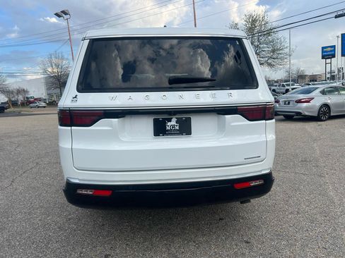 Used 2024 Jeep Wagoneer L Series II image 21