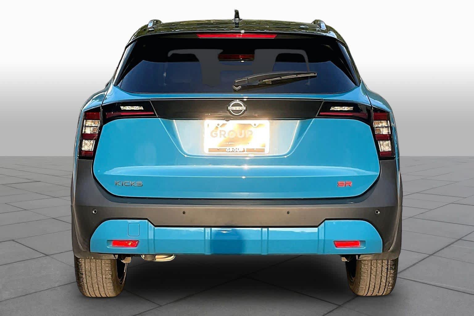 Used 2025 Nissan Kicks SR FWD image 5
