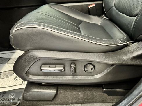 Used 2025 Honda Pilot Elite image 10
