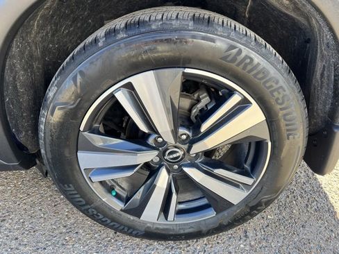 Certified 2023 Nissan Rogue SL w/ SL Premium Package image 9