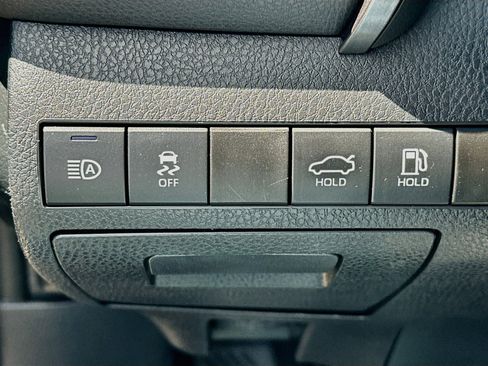 Used 2021 Toyota Camry SE FWD image 16