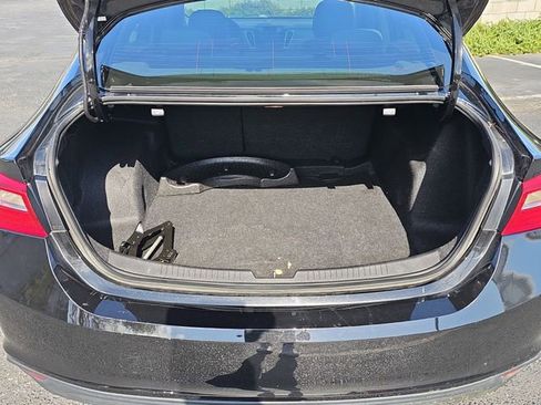 Used 2018 Chevrolet Malibu LT image 13