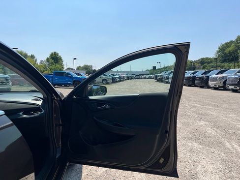 Used 2016 Chevrolet Malibu LT FWD image 35