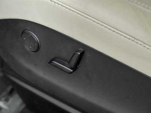 Used 2018 Tesla Model X 75D image 22